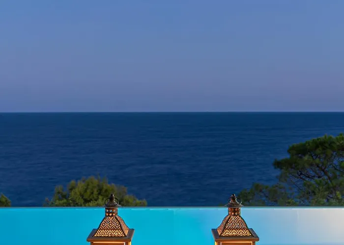 Horama - Waterfront With Infinity Pool *
